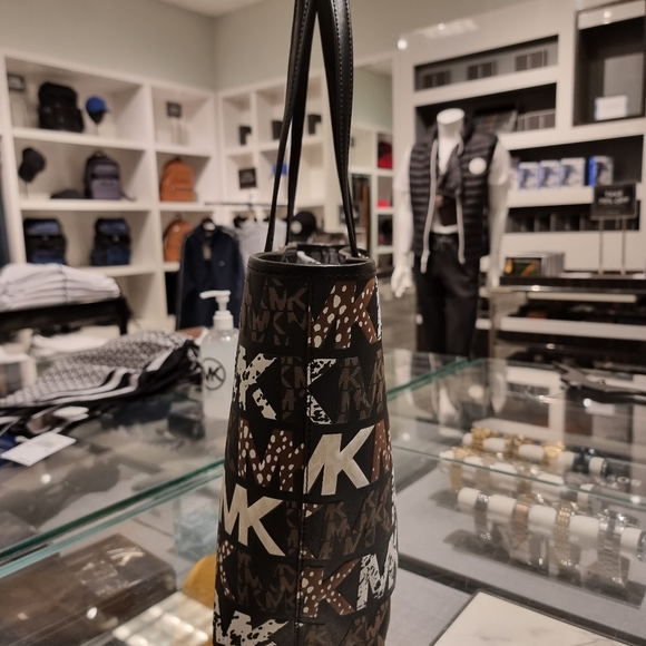 Michael Kors 3 Piece Bundle - Picture 9 of 16